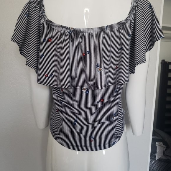 J for Justify Top - Picture 10 of 10